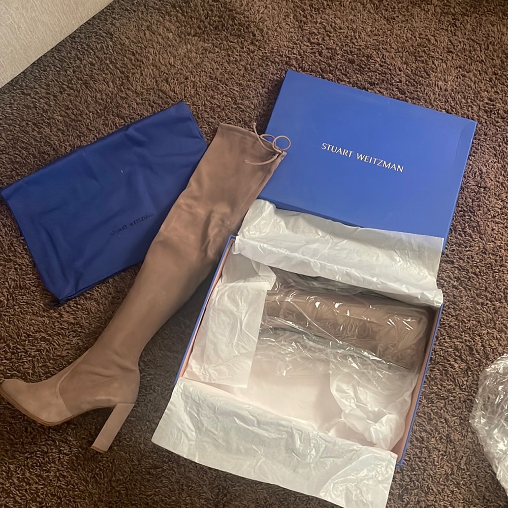 Brand new Stuart Weitzman boots